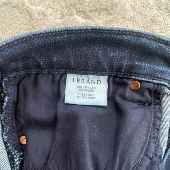 J-Brand mid-rise dark denim with stretch - Picture 12 of 13